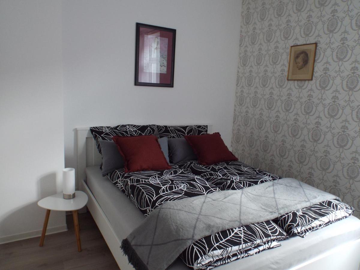 Ferienwohnung Mittendrin Neustadt an der Weinstrasse Bagian luar foto